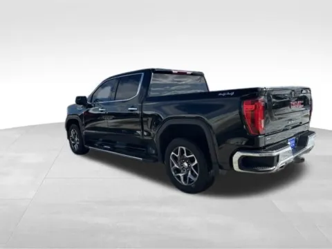 More photos of 2022 GMC Sierra 1500 SLT at Gregg Young Buick GMC Indianola, IA