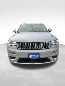 More photos of 2019 Jeep Grand Cherokee Summit at Gregg Young Buick GMC Indianola, IA