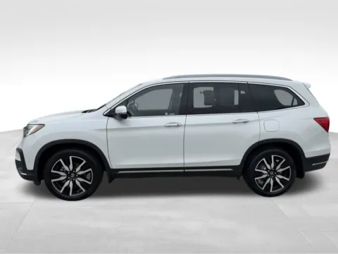 Photos of 2020 Honda Pilot Elite for sale in Indianola, IA at Gregg Young Buick GMC Indianola