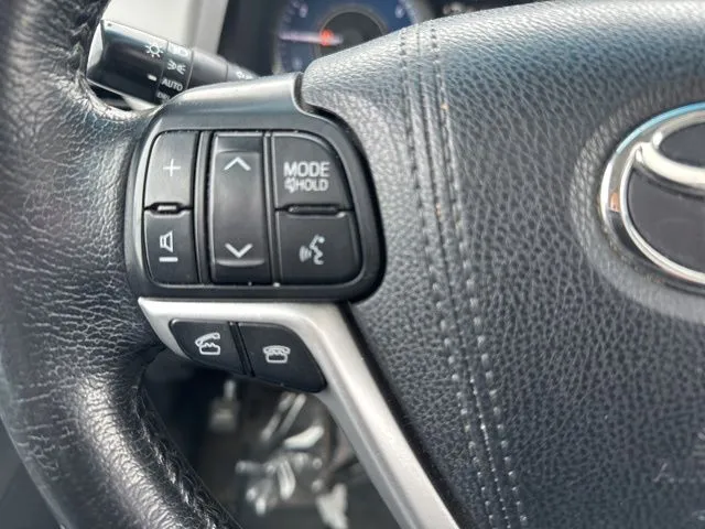 2015 Toyota Sienna L photo 4