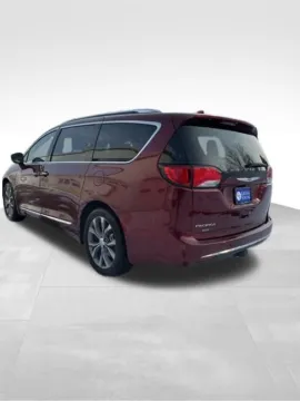 More photos of 2019 Chrysler Pacifica Limited at Gregg Young Buick GMC Indianola, IA