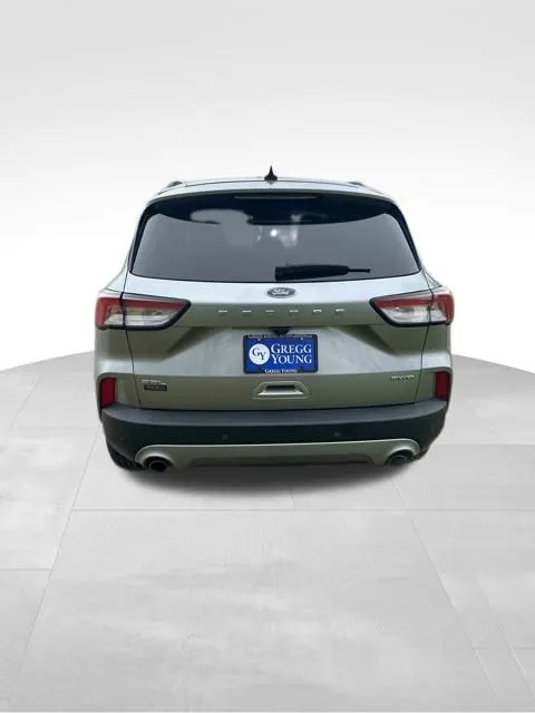 2021 Ford Escape SEL photo 3