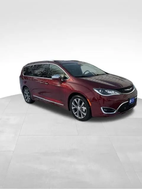 2019 Chrysler Pacifica Limited photo 4