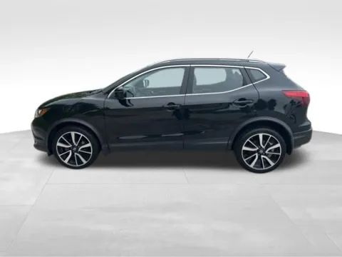 Another view of 2017 Nissan Rogue Sport SL for sale in Indianola, IA at Gregg Young Buick GMC Indianola
