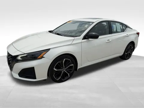 Photos of 2023 Nissan Altima 2.5 SR for sale in Indianola, IA at Gregg Young Buick GMC Indianola