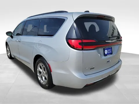 More photos of 2023 Chrysler Pacifica Limited at Gregg Young Buick GMC Indianola, IA
