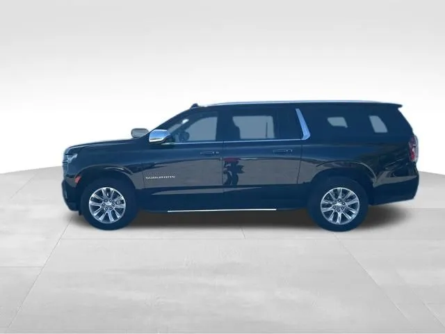 2024 Chevrolet Suburban Premier photo 2