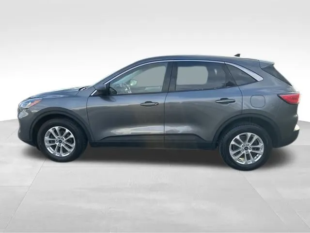 2022 Ford Escape SE photo 2
