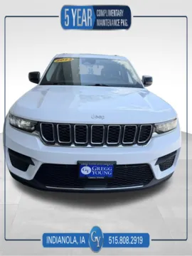 White 2023 Jeep Grand Cherokee Laredo for sale in Indianola, IA