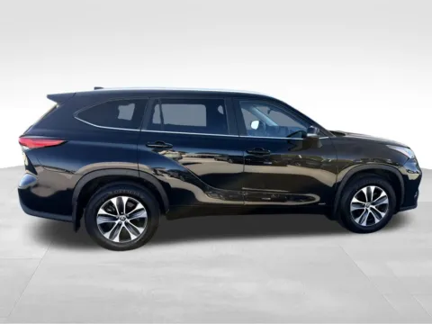 Another view of 2023 Toyota Highlander Hybrid XLE for sale in Indianola, IA at Gregg Young Buick GMC Indianola