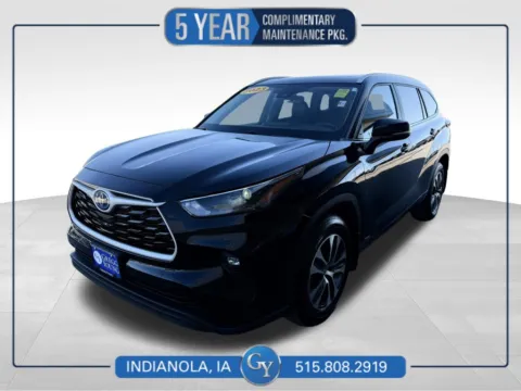 Black 2023 Toyota Highlander Hybrid XLE for sale in Indianola, IA