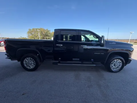 More photos of 2022 Chevrolet Silverado 2500 HD High Country at Gregg Young Buick GMC Indianola, IA