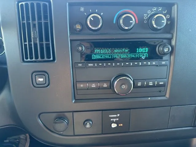 2023 Gmc Savana Cargo 2500 photo 4