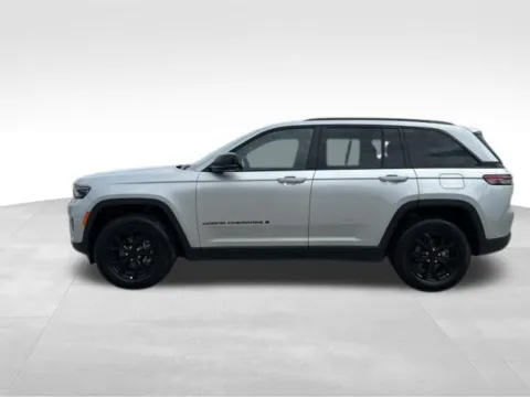 Another view of 2025 Jeep Grand Cherokee Altitude for sale in Indianola, IA at Gregg Young Buick GMC Indianola