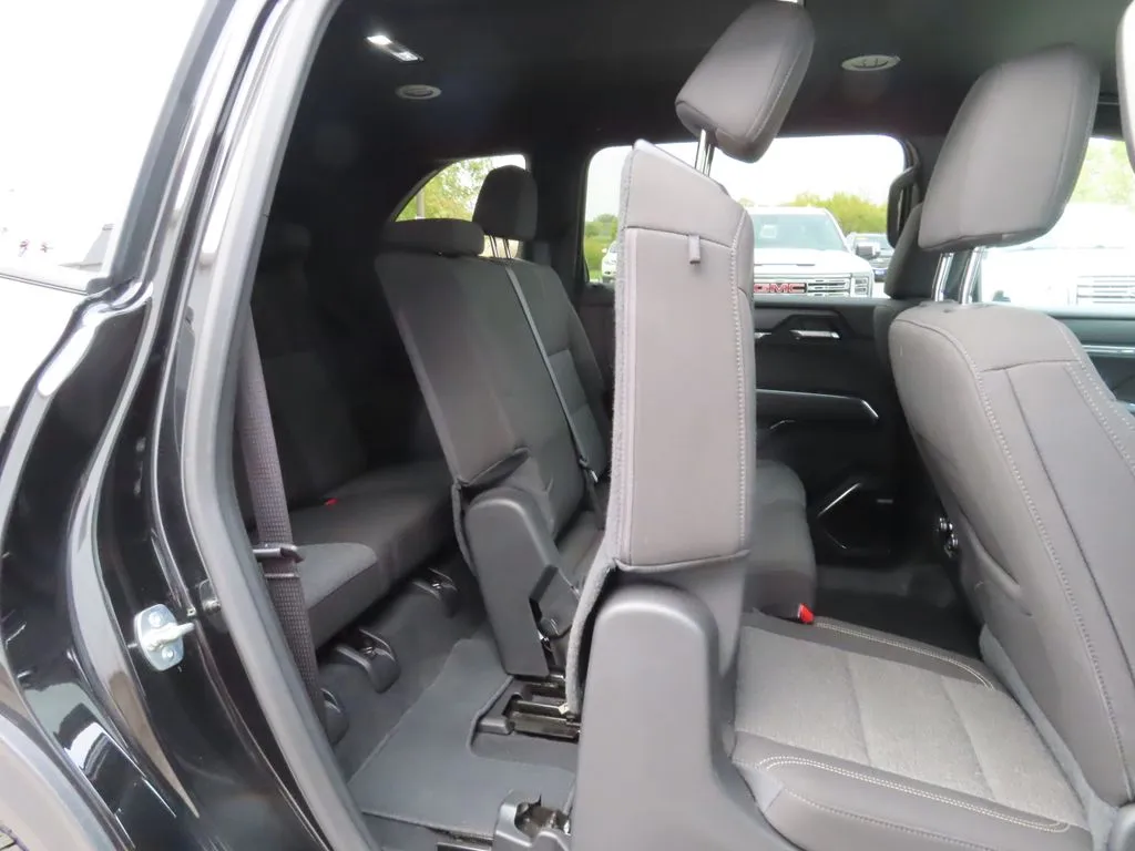 2025 Gmc Acadia Elevation photo 2