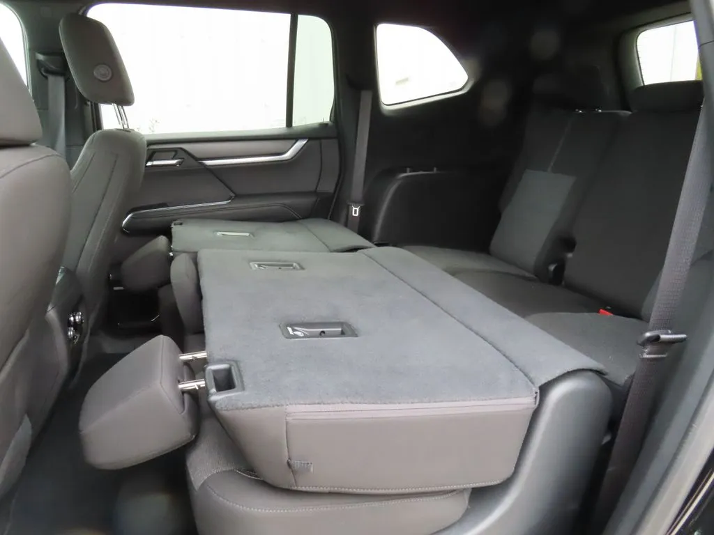 2025 Gmc Acadia Elevation photo 3