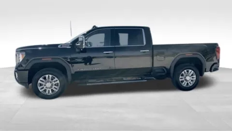 More photos of 2020 GMC Sierra 2500HD Denali at Gregg Young Buick GMC Indianola, IA