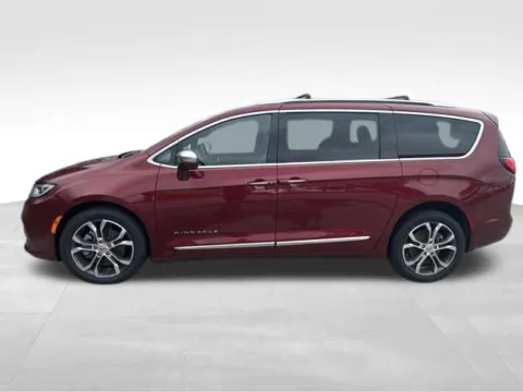 Another view of 2022 Chrysler Pacifica Pinnacle for sale in Indianola, IA at Gregg Young Buick GMC Indianola