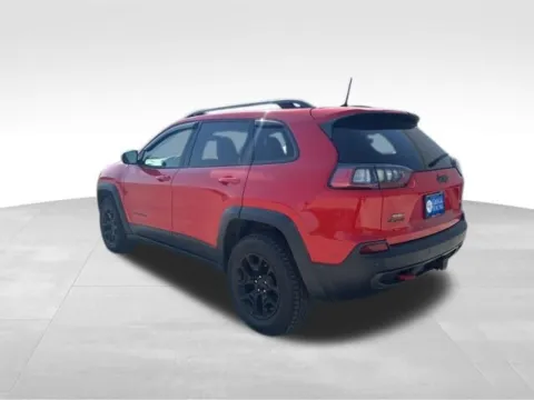 More photos of 2019 Jeep Cherokee Trailhawk at Gregg Young Buick GMC Indianola, IA