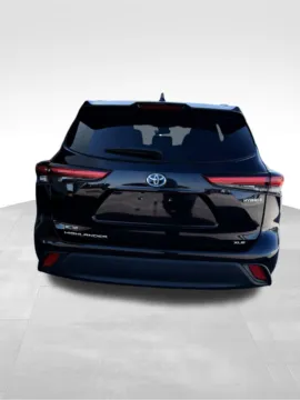More photos of 2023 Toyota Highlander Hybrid XLE at Gregg Young Buick GMC Indianola, IA