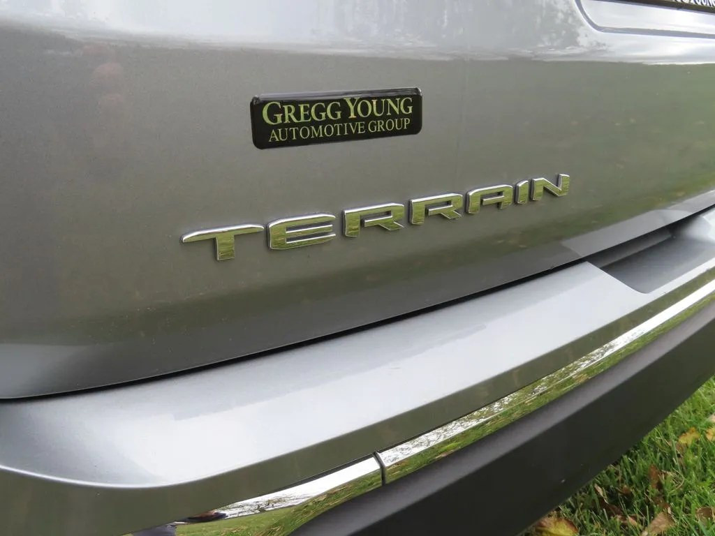 2024 Gmc Terrain SLT photo 3