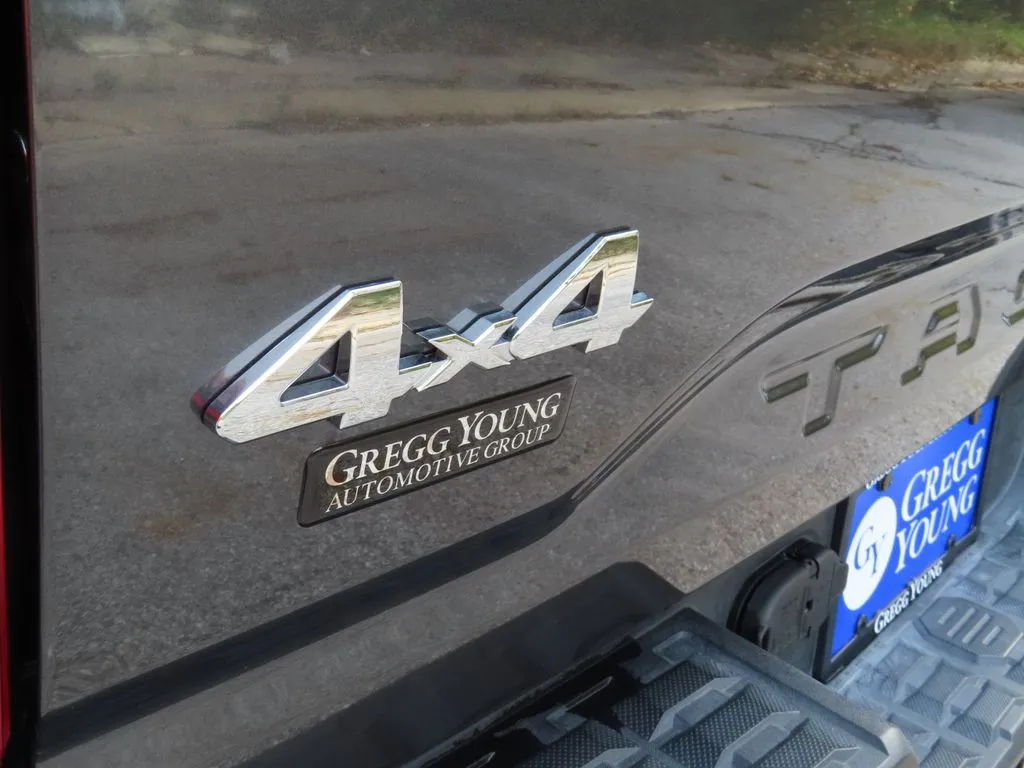 2023 Toyota Tacoma SR5 photo 4