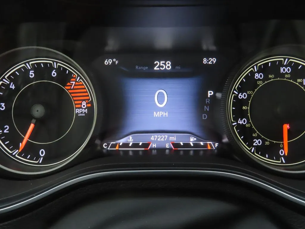 2020 Jeep Cherokee Limited photo 2