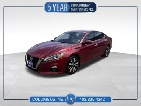 Red 2019 Nissan Altima 2.5 SV for sale in Columbus, NE