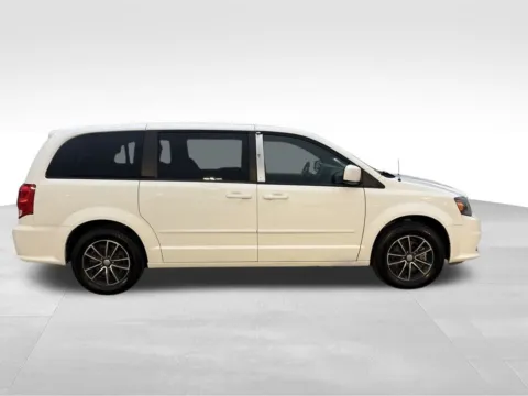 More photos of 2016 Dodge Grand Caravan SXT at Gregg Young Chevrolet GMC of Columbus, NE