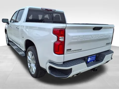 More photos of 2022 Chevrolet Silverado 1500 High Country at Gregg Young Chevrolet GMC of Columbus, NE