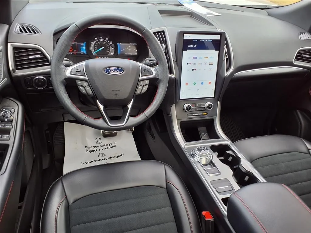 2024 Ford Edge SEL ST-Line photo 4