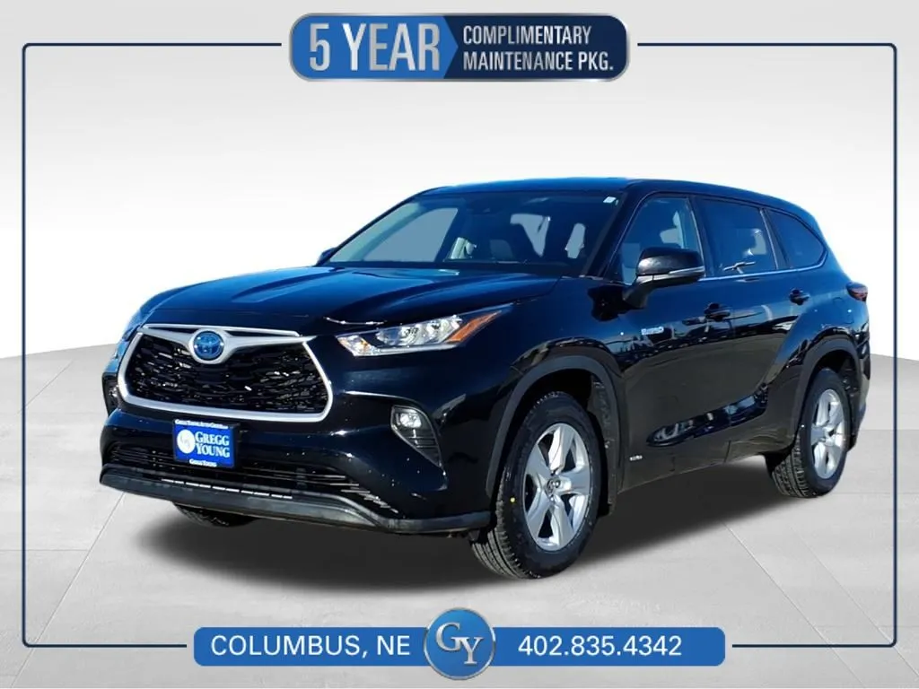 Black 2020 Toyota Highlander Hybrid LE for sale in Columbus, NE