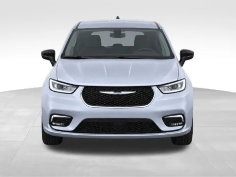 More photos of 2024 Chrysler Pacifica Touring L at Gregg Young Chevrolet GMC of Columbus, NE