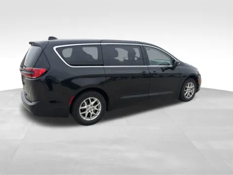 More photos of 2023 Chrysler Pacifica Touring L at Gregg Young Chevrolet of Norwalk, IA