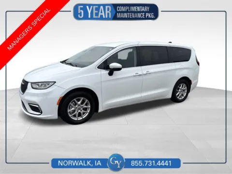 White 2023 Chrysler Pacifica Touring L for sale in Norwalk, IA