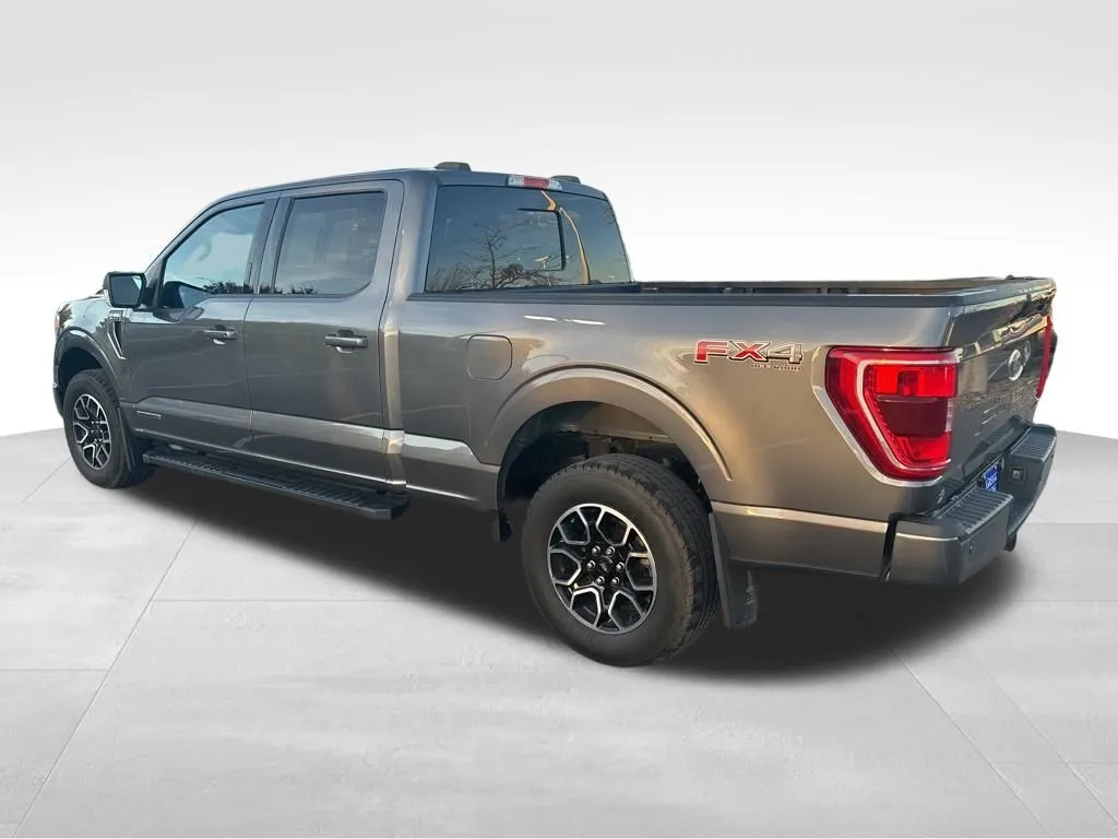 2023 Ford F-150 XLT photo 2