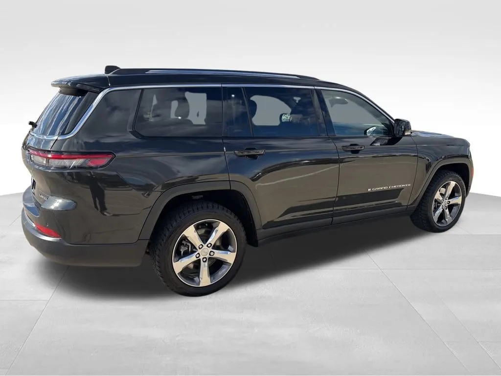 2022 Jeep Grand Cherokee Limited photo 3