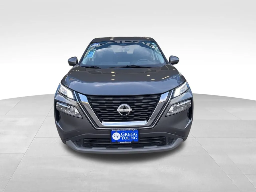 2022 Nissan Rogue SV photo 4