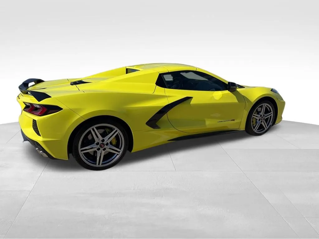 2022 Chevrolet Corvette Stingray 2LT photo 3