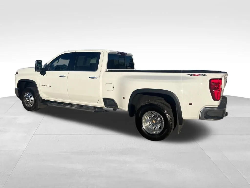 2024 Chevrolet Silverado 3500HD LTZ photo 2