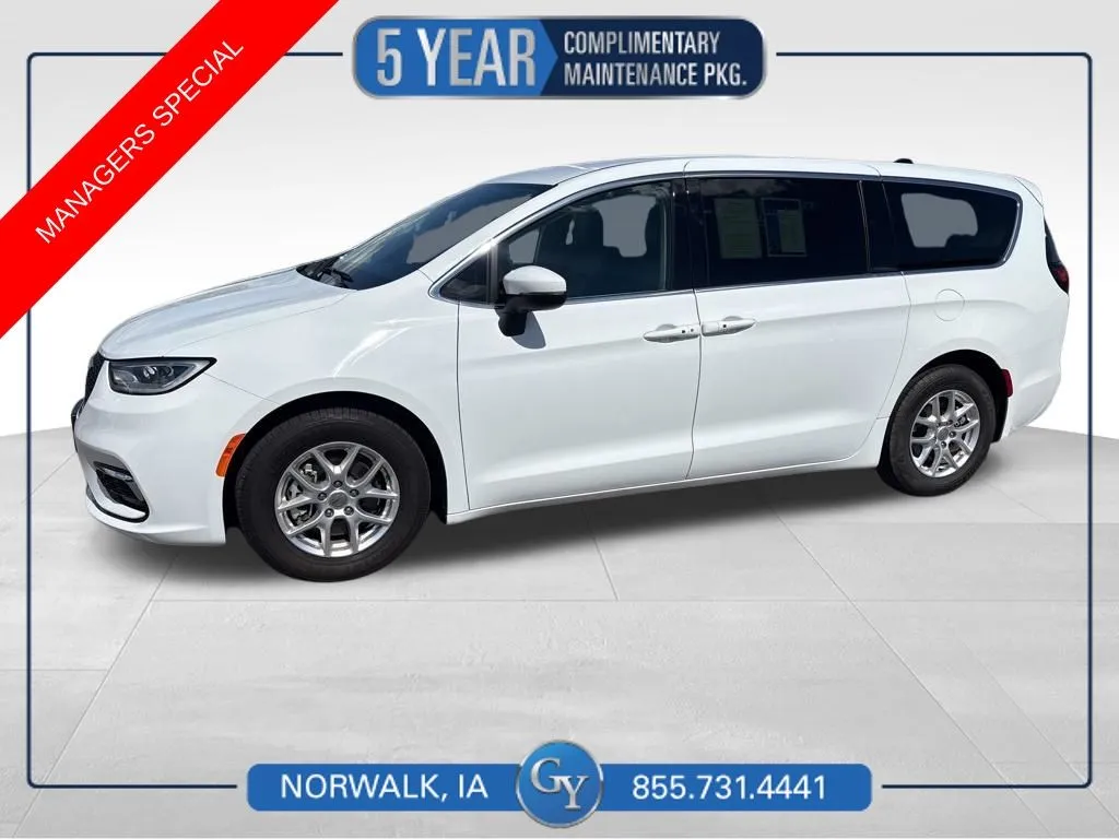 2023 Chrysler Pacifica Touring L for sale in Norwalk, IA