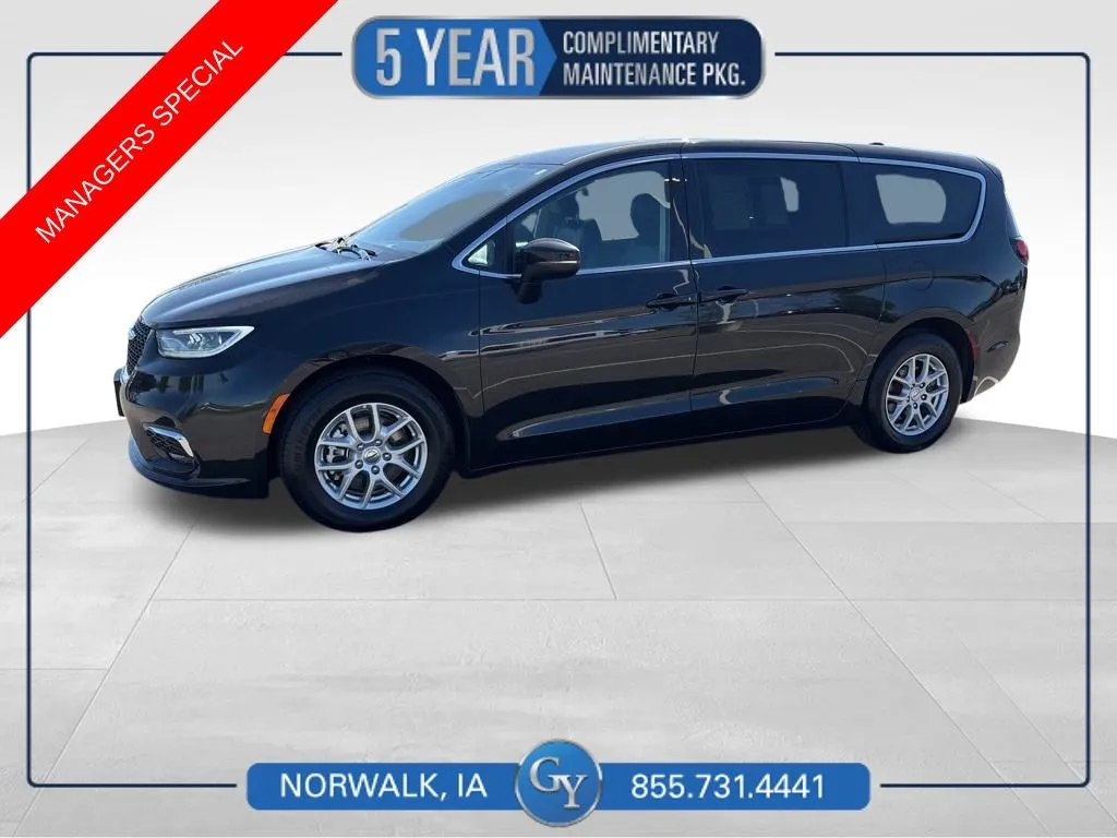 2023 Chrysler Pacifica Touring L for sale in Norwalk, IA