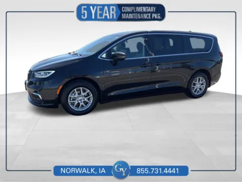 Black 2023 Chrysler Pacifica Touring L for sale in Norwalk, IA