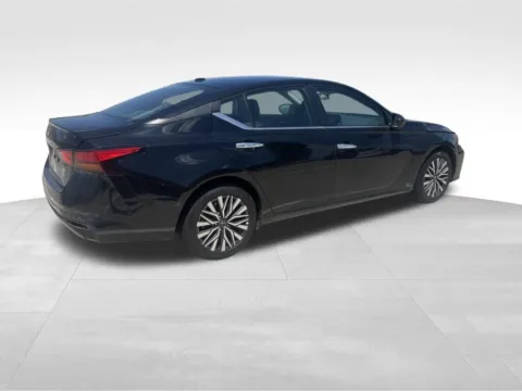 More photos of 2025 Nissan Altima 2.5 SV at Gregg Young Chevrolet of Norwalk, IA