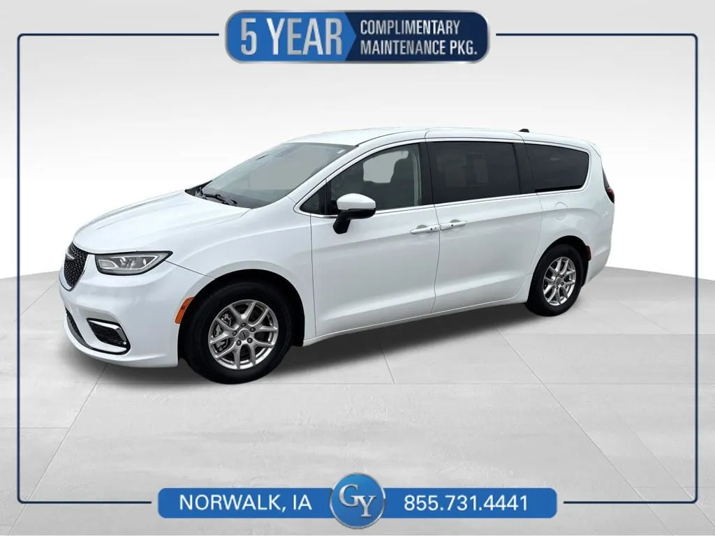 White 2023 Chrysler Pacifica Touring L for sale in Norwalk, IA