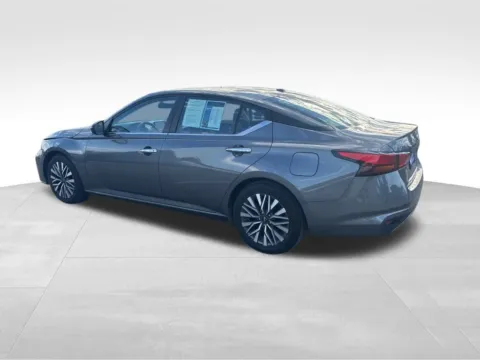 More photos of 2024 Nissan Altima 2.5 SV at Gregg Young Chevrolet of Norwalk, IA