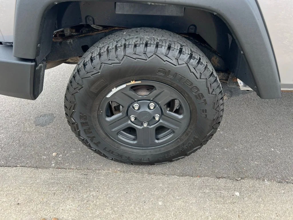 2017 Jeep Wrangler Sport photo 4