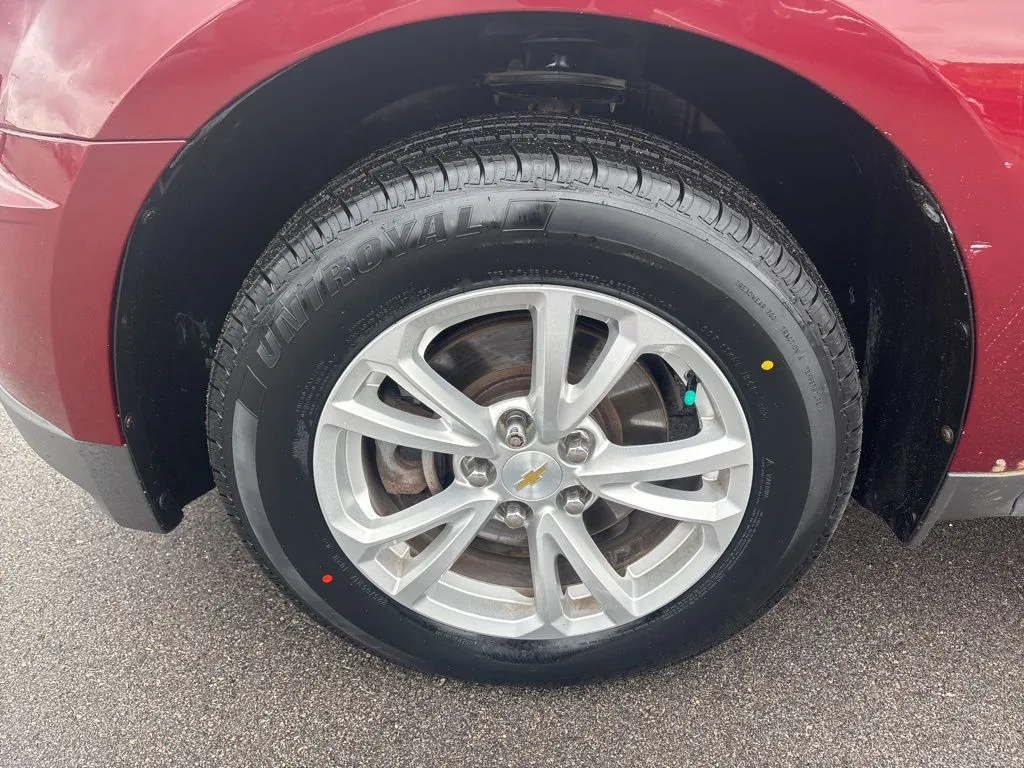 2017 Chevrolet Equinox LT photo 4