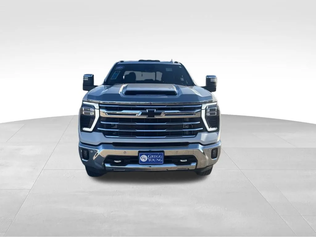 2024 Chevrolet Silverado 3500HD LTZ photo 4