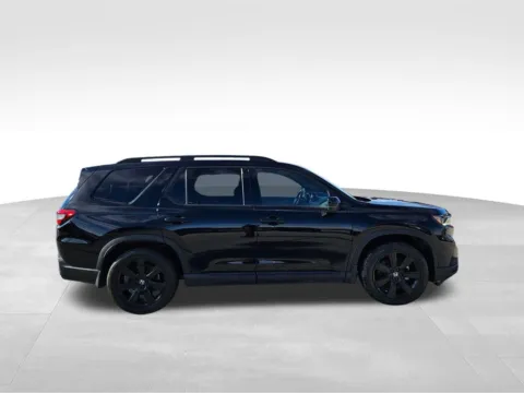 More photos of 2023 Honda Pilot Elite at Gregg Young Plattsmouth, NE